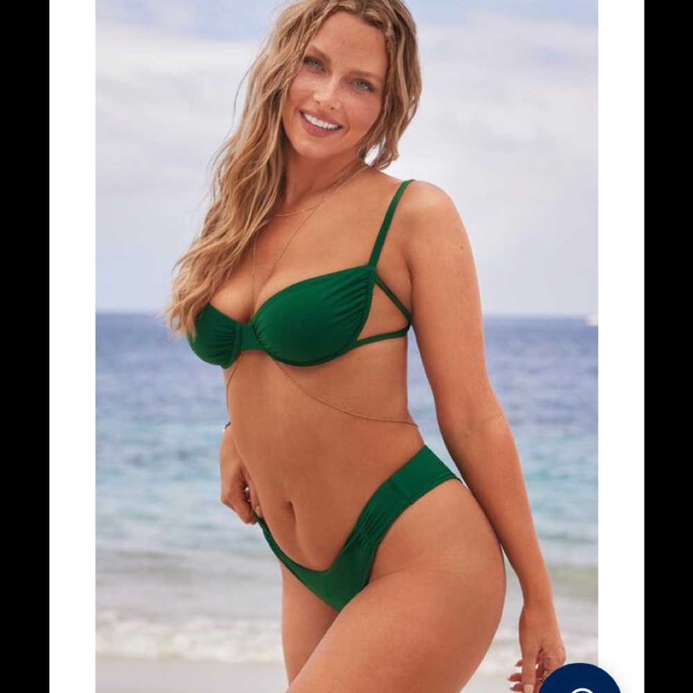 Green bikini - Picture 2 of 6